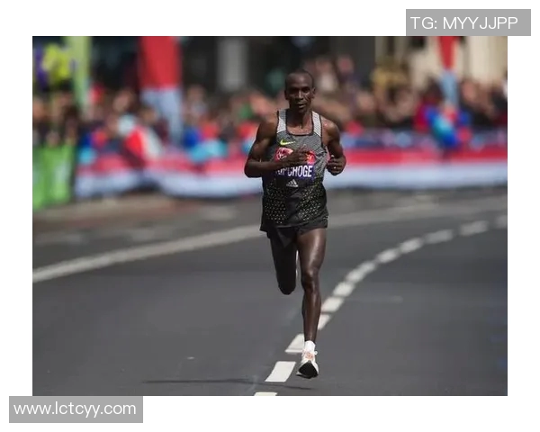 追溯绿茵场上闪耀的非洲黑人球星辉煌与奋斗历程 追溯绿茵场上闪耀的非洲黑人球星辉煌与奋斗历程
