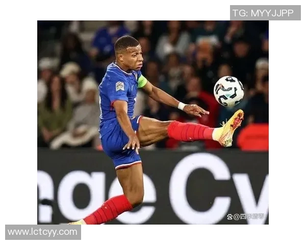 足球球星因恶劣犯规断腿重伤令人痛心 世界足坛为之震惊